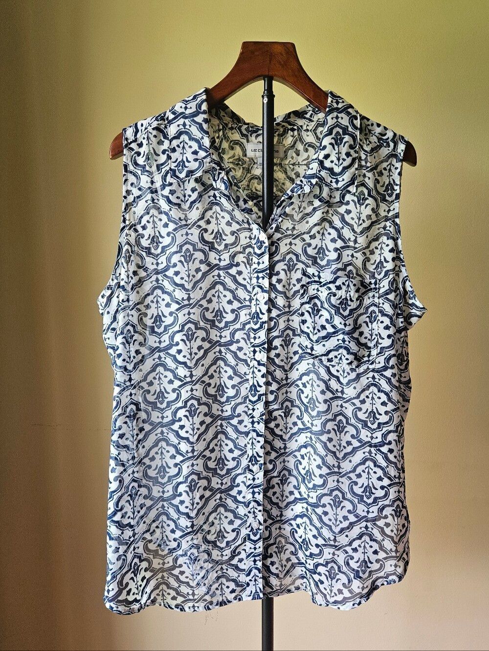 Liz Claiborne White and Blue Sleeveless Patterned Button-Front Layered Blouse